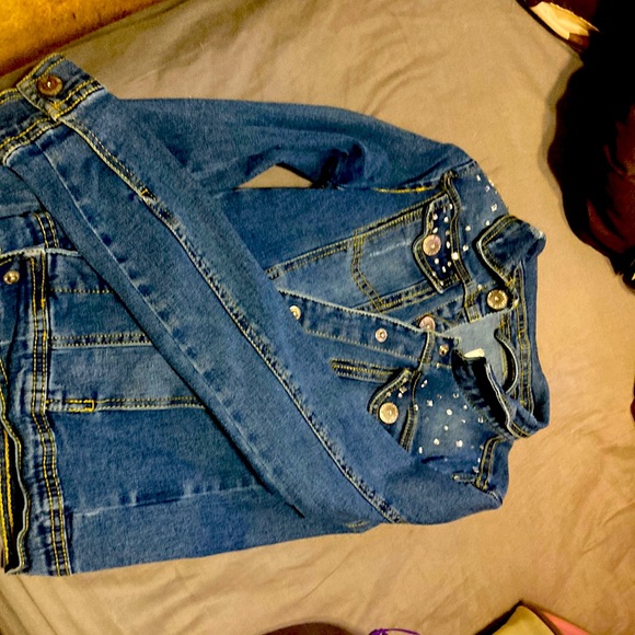 Your 8 year old might be able to wear this or a small 10 year old - Picture 1 of 1